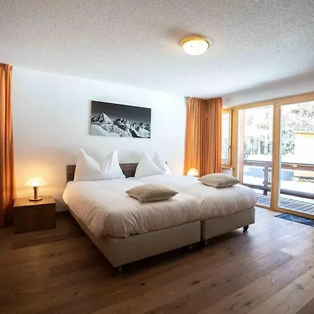 Duplex With Sauna And Garden In