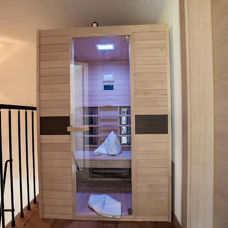 Duplex With Sauna And Garden In